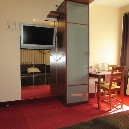 Bed & Breakfast Villa Ventana Poznan City Free Parking Sniadanie W Cenie 3*