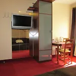 Bed & Breakfast Villa Ventana Poznan City Free Parking Sniadanie W Cenie 3*