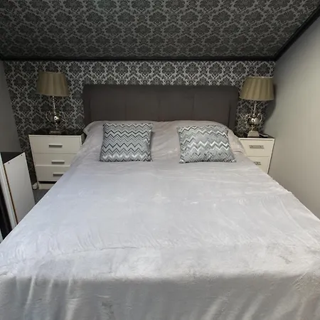 Ventana Free Parking Sniadanie W Cenie 3* بوزنان